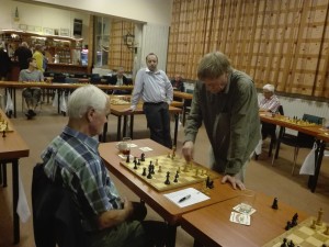 Jaap maakt een rondje, terwijl Marcel even bijkomt. Pieter haalde het niet tegen de heren.