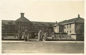 Het voormalig Militair Hospitaal in Oog in Al, thans A.Z.C. of C.O.A.